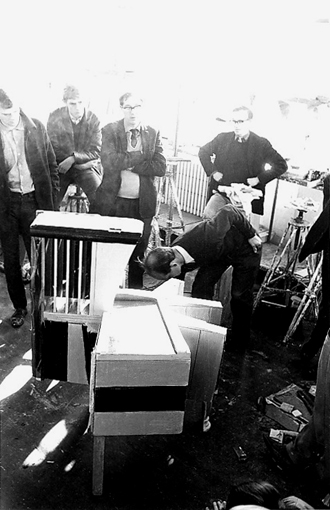 JM teaching a sculpture class at St Martins, early 1960's